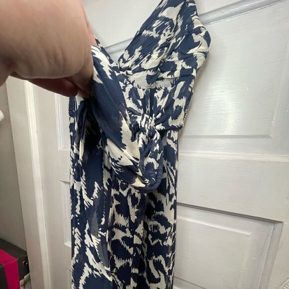 BCBGMaxAzria Silk Sleeveless Dress Size 8 - Picture 3 of 10